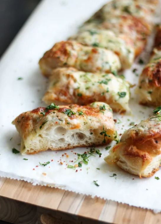 Cheesy garlic bread recept